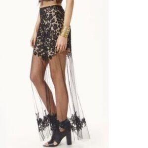 NWT For Love & Lemon black Luau skirt small